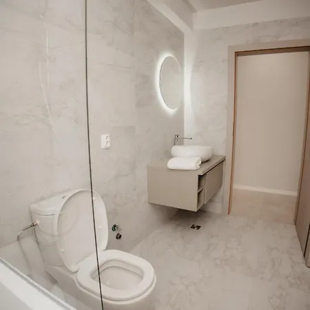 Ξενοδοχείο με διαμερίσματα White House Iris Napoca - 3- Parcare Gratuita, Self Check In 24h, Aeroport 15 Minute!