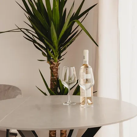 White House Iris Napoca - 3- Parcare Gratuita, Self Check In 24h, Aeroport 15 Minute! Ξενοδοχείο με διαμερίσματα Κλουζ-Ναπόκα