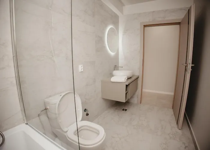 Апарт-отель White House Iris Napoca - 3- Parcare Gratuita, Self Check In 24h, Aeroport 15 Minute!