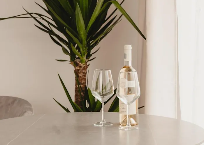 White House Iris Napoca - 3- Parcare Gratuita, Self Check In 24h, Aeroport 15 Minute! Апарт-отель Клуж-Напока